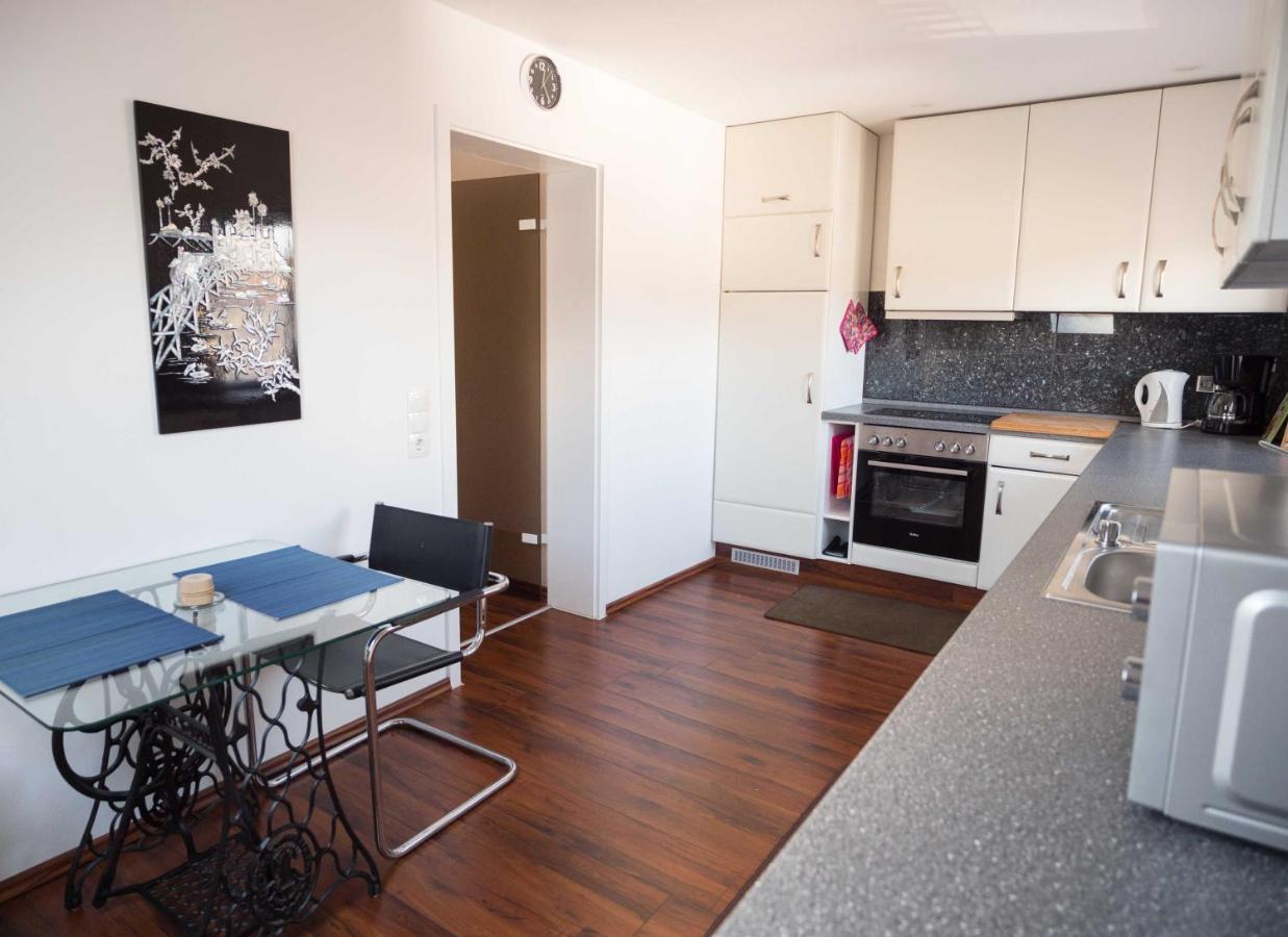 Ferienwohnung Moemlingtal Momlingen Kamer foto